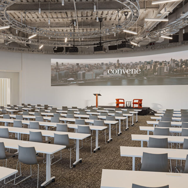 so2019053_hall_02_schoolroom_projection