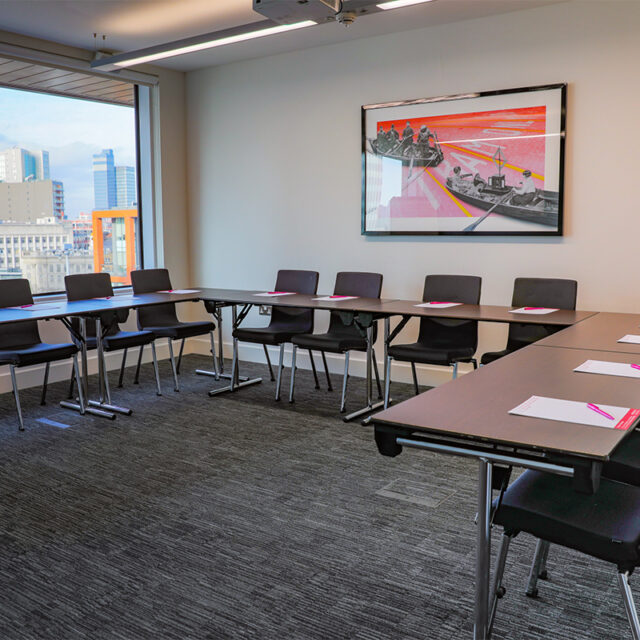 outlook-manchester-training-room-800x800-1-640x640