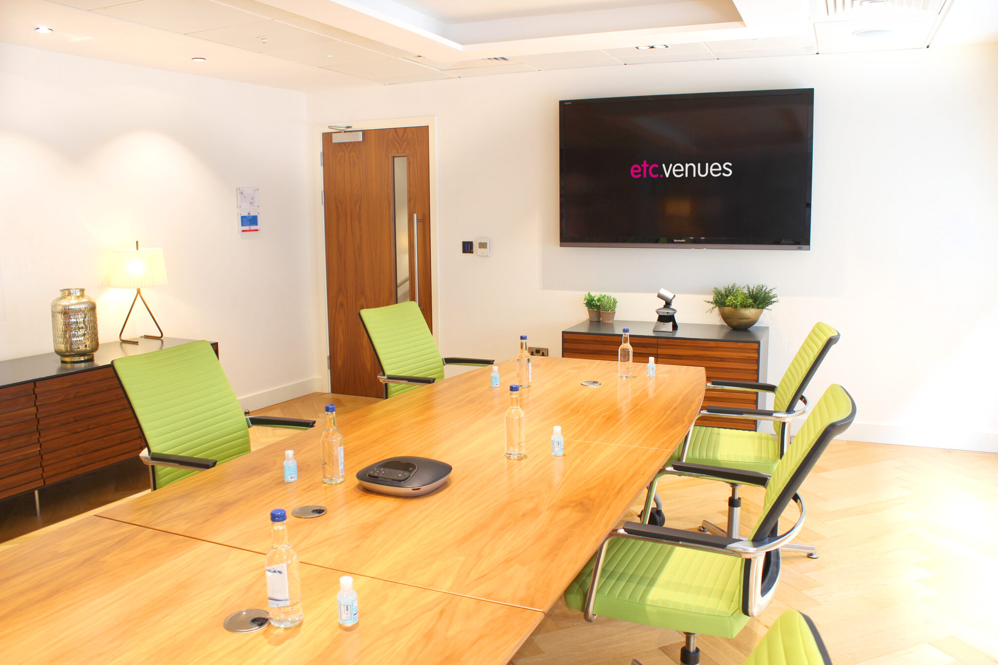 Headquarters Fenchurch Meeting Hybrid Close Up